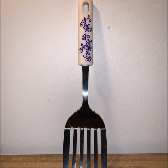 Temptations Floral Lace Spatula NWOT - Picture 3 of 5